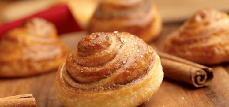 Cinnamon rolls from yeast dough with cream